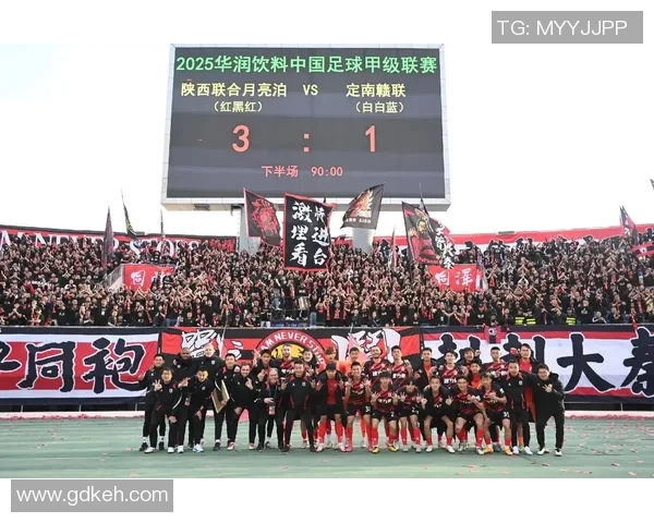 足球明星签名背后的故事与中国球迷的热情互动 足球明星签名背后的故事与中国球迷的热情互动